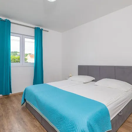Apartment Lovely In With Wifi Lopar