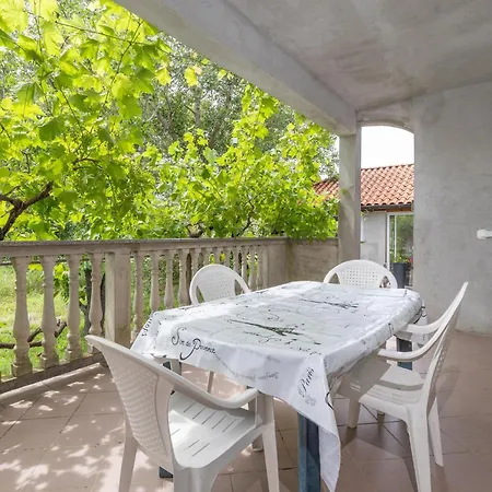 Apartment Lovely In With Wifi Lopar