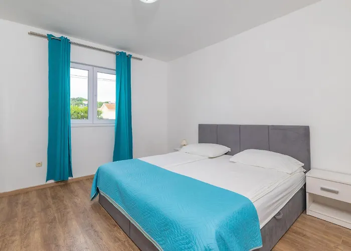 Apartamento Lovely In With Wifi Lopar