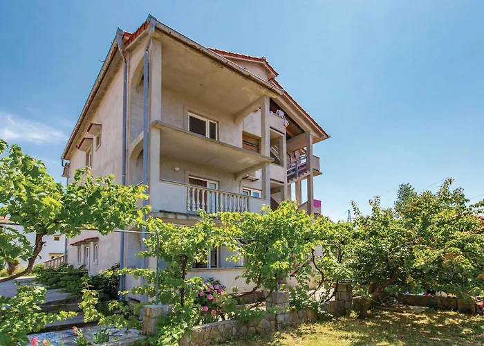 Lovely In With Wifi Apartamento Lopar