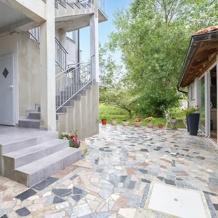 Lovely In With Wifi 洛帕